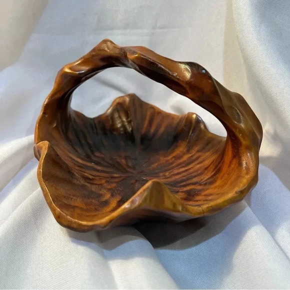 Small Handcarved Wooden Basket - Picture 3 of 6